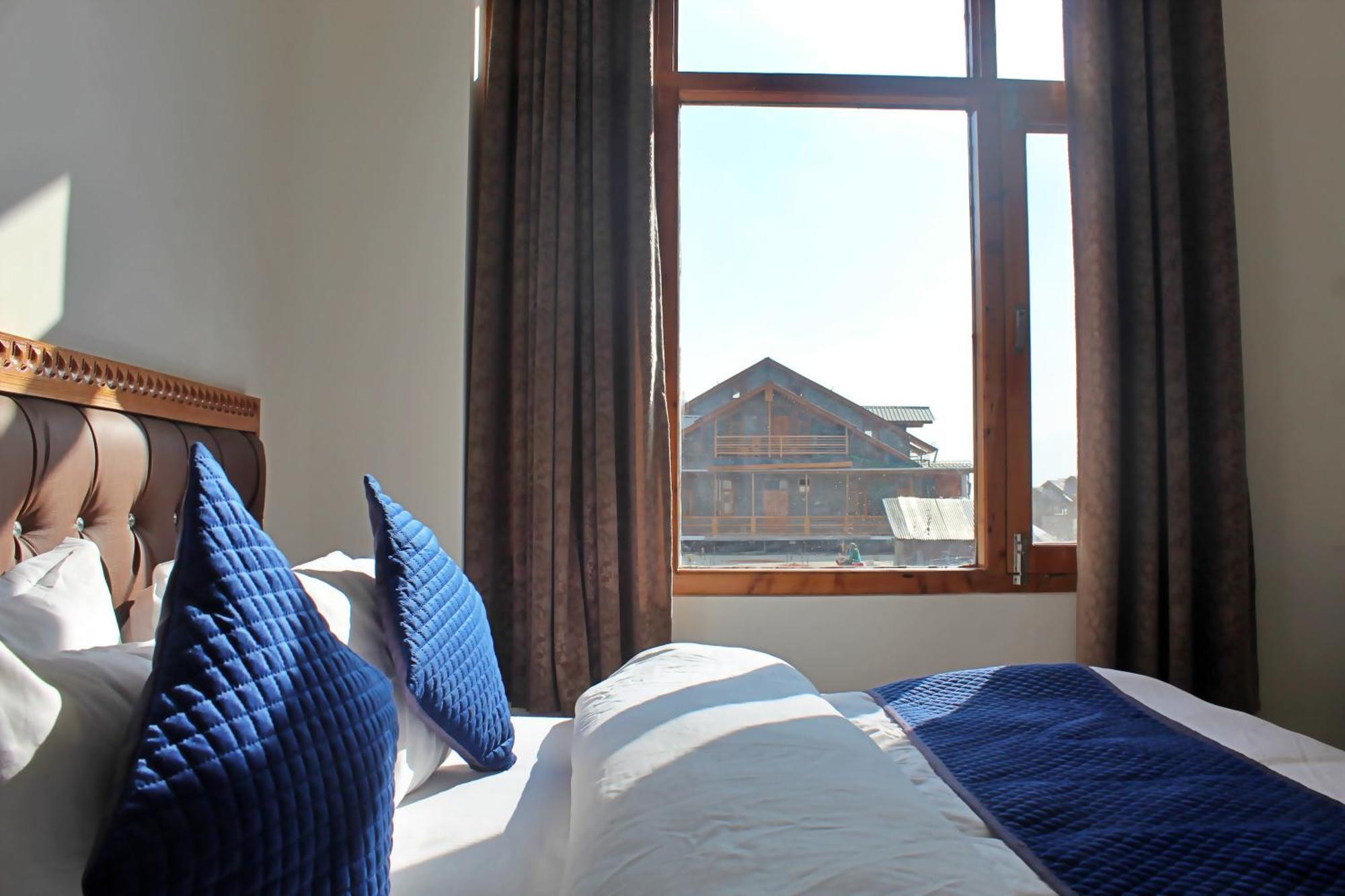 The Richie Royal Inn Manāli Exteriör bild